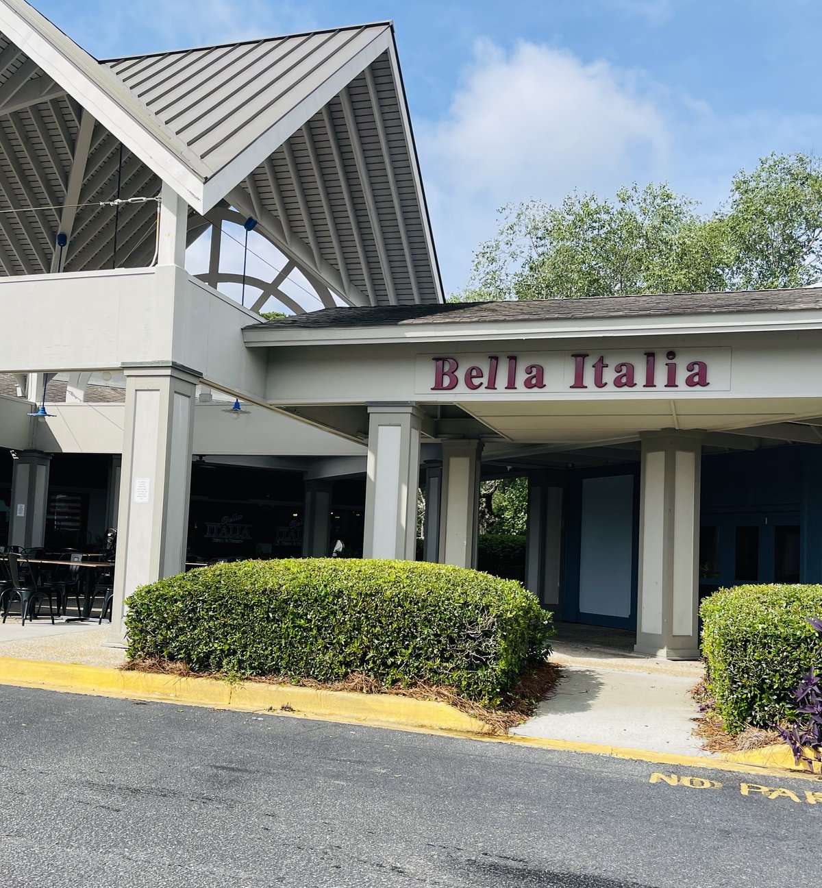 Bella Italia restaurant entrance under the steep gabled roof on Mathews Drive, Hilton Head Island